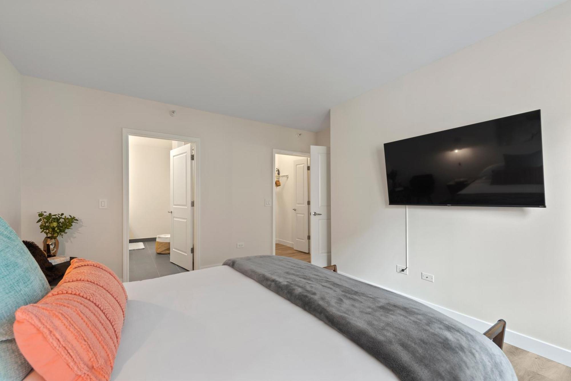 The Bernardin Gold Coast Luxury Apartments Near Magnificent Mile Chicago Bagian luar foto