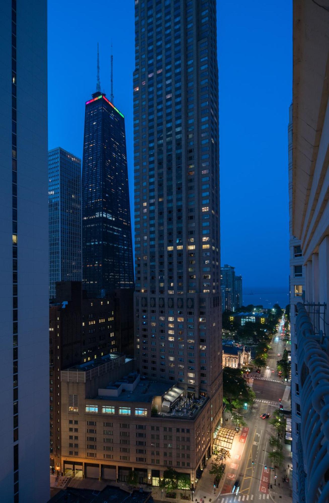 The Bernardin Gold Coast Luxury Apartments Near Magnificent Mile Chicago Bagian luar foto